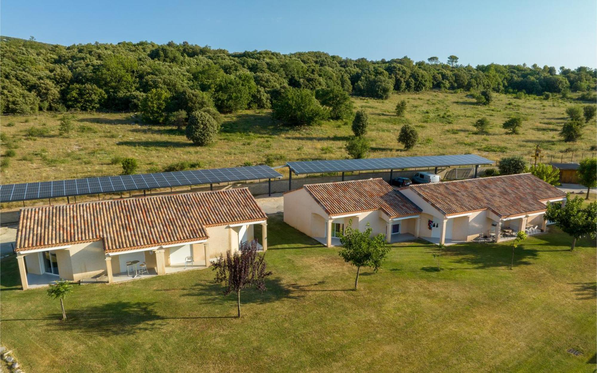 Park&Suites Village Gorges de l'Hérault-Cévennes Brissac Exterior foto