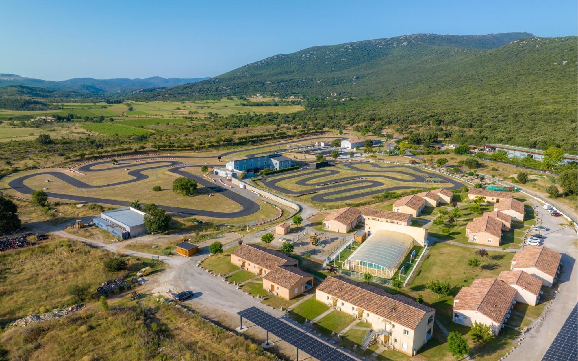 Park&Suites Village Gorges de l'Hérault-Cévennes Brissac Exterior foto
